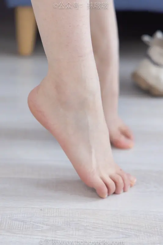[BoBoSocks袜啵啵]NO.084 苏苏-运动鞋、日常所穿白棉袜、裸足 - BoBoSocks袜啵啵